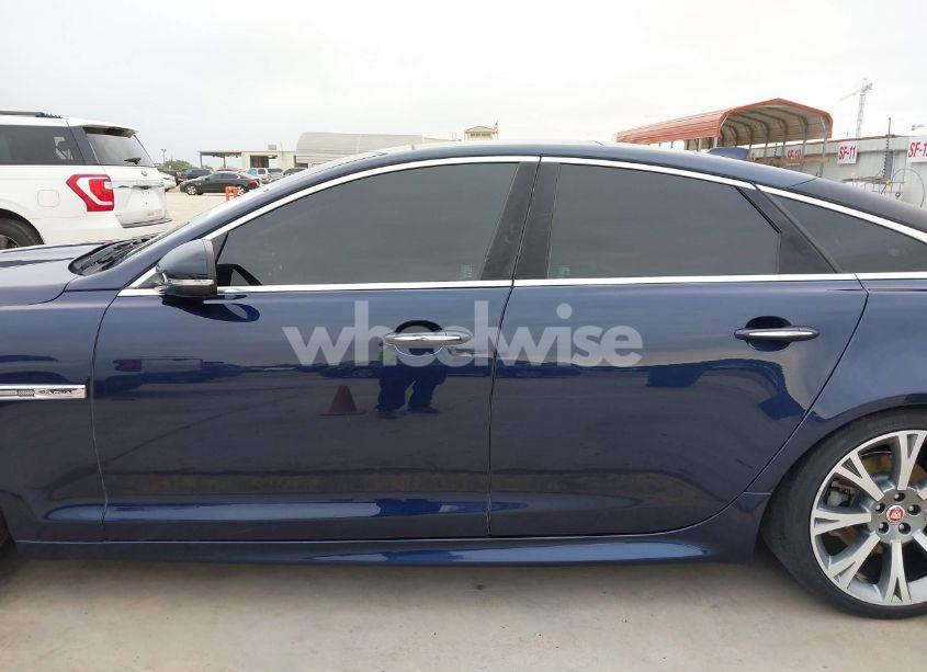 Photo 14 of 2018 Jaguar Xj R-SPORT (VIN SAJWA1C74J8W14026)