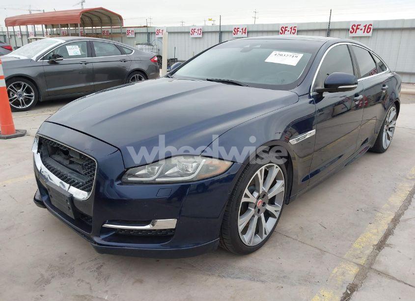 Photo 2 of 2018 Jaguar Xj R-SPORT (VIN SAJWA1C74J8W14026)