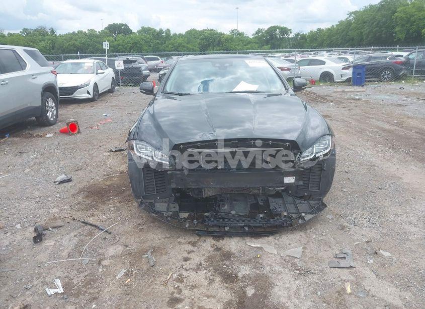 Photo 13 of 2019 Jaguar Xj R-SPORT (VIN SAJWA1C74K8W22094)