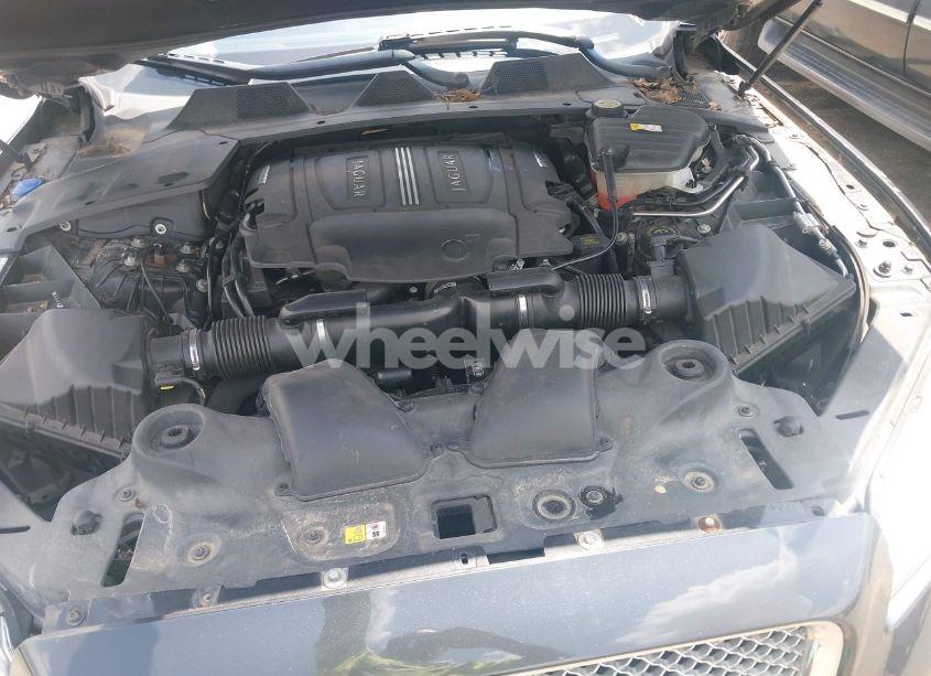 Photo 10 of 2013 Jaguar Xj (VIN SAJWA1C77D8V44610)