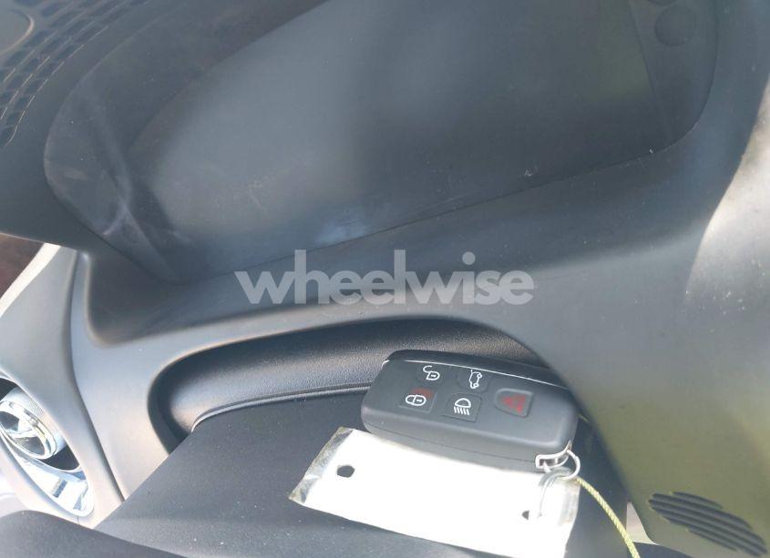 Photo 11 of 2013 Jaguar Xj (VIN SAJWA1C77D8V44610)