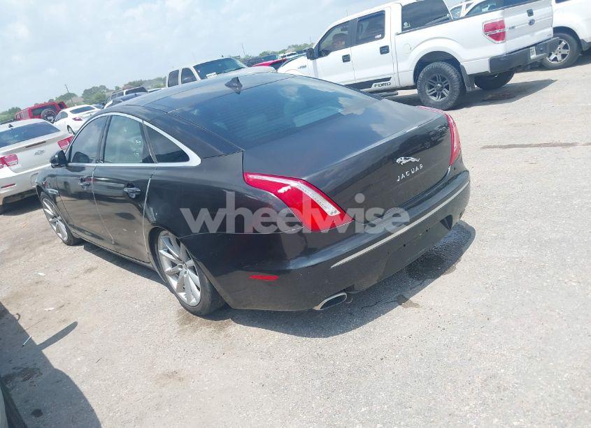 Photo 3 of 2013 Jaguar Xj (VIN SAJWA1C77D8V44610)