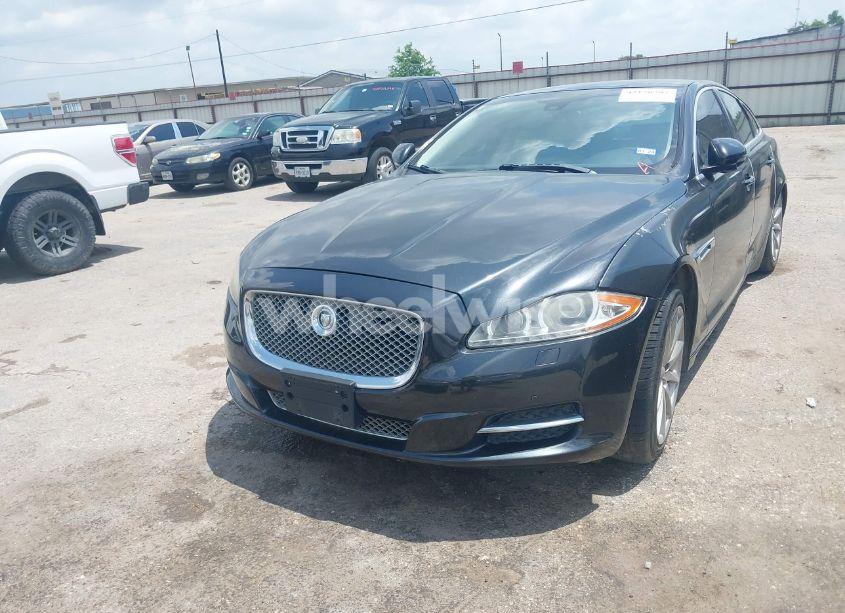 Photo 6 of 2013 Jaguar Xj (VIN SAJWA1C77D8V44610)