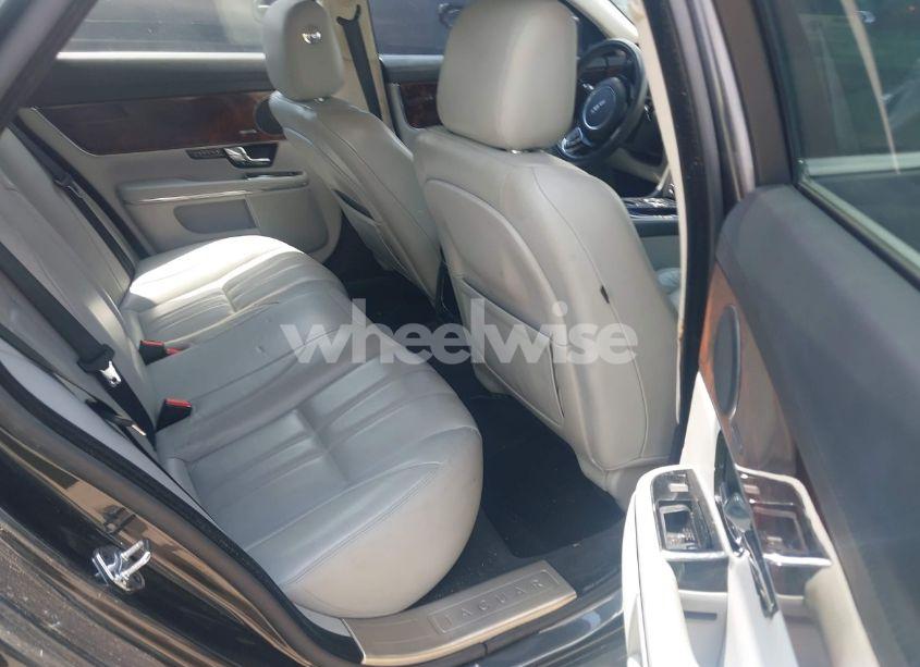 Photo 8 of 2013 Jaguar Xj (VIN SAJWA1C77D8V44610)