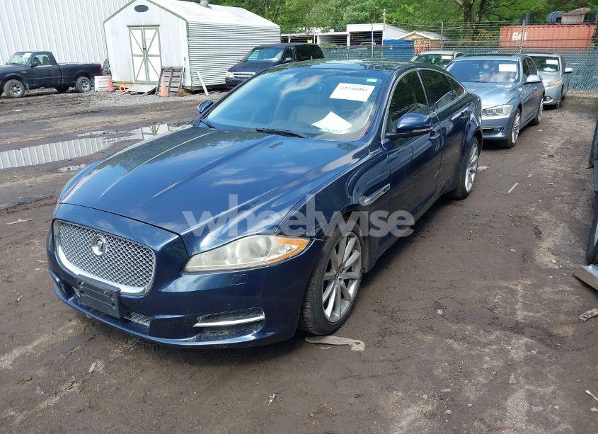 Photo 2 of 2011 Jaguar Xj (VIN SAJWA1CBXBLV04536)