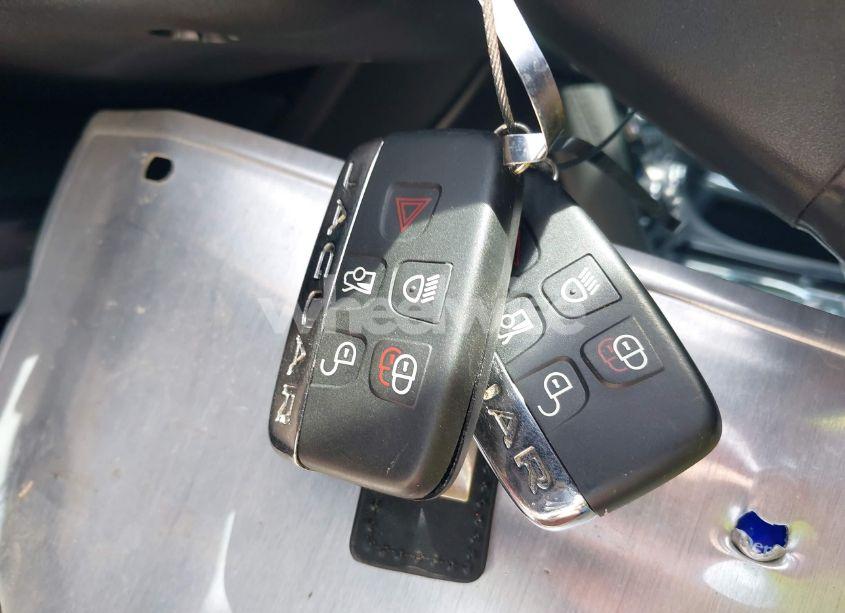 Photo 11 of 2015 Jaguar Xj (VIN SAJWA1CZ6F8V84696)