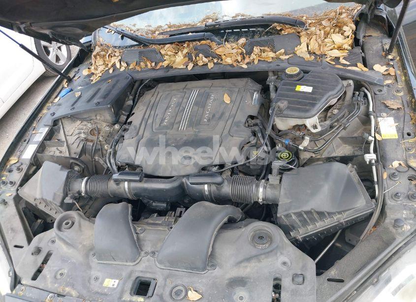 Photo 10 of 2014 Jaguar Xj (VIN SAJWA1CZ9E8V60522)