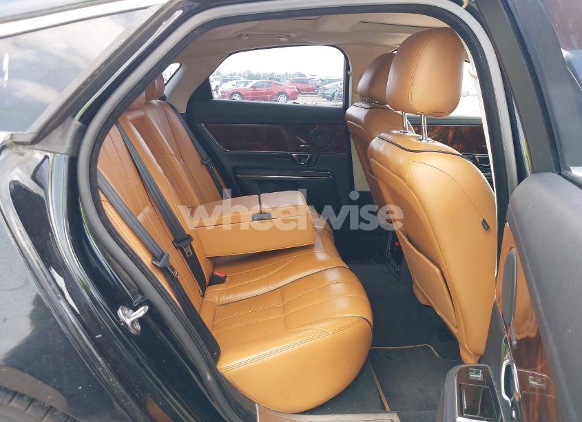 Photo 8 of 2014 Jaguar Xj (VIN SAJWA1CZ9E8V60522)