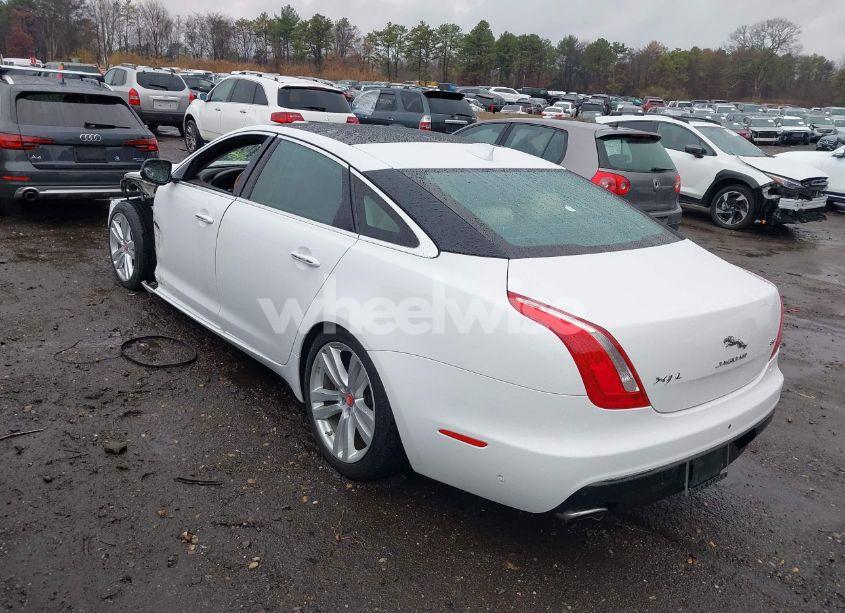 Photo 3 of 2017 Jaguar Xj XJL PORTFOLIO (VIN SAJWA2G73H8W04310)
