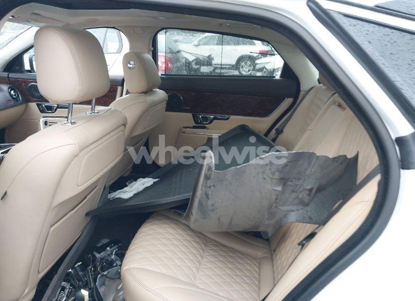 Photo 8 of 2017 Jaguar Xj XJL PORTFOLIO (VIN SAJWA2G73H8W04310)