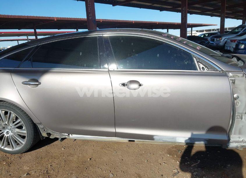 Photo 14 of 2011 Jaguar Xj XJL (VIN SAJWA2GB0BLV13469)