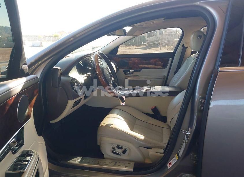 Photo 5 of 2011 Jaguar Xj XJL (VIN SAJWA2GB0BLV13469)