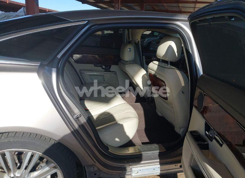 Photo 8 of 2011 Jaguar Xj XJL (VIN SAJWA2GB0BLV13469)