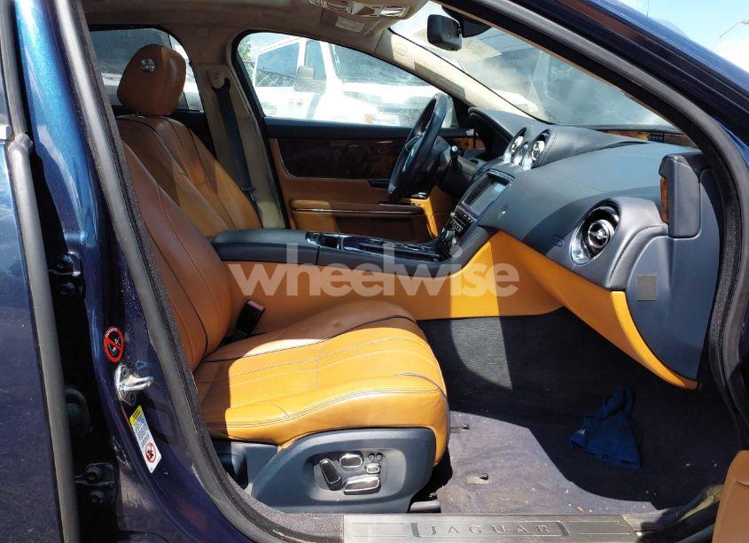 Photo 5 of 2011 Jaguar Xj XJL (VIN SAJWA2GB9BLV06939)