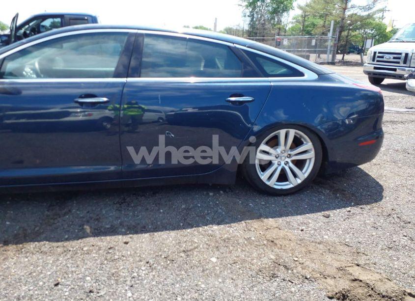 Photo 6 of 2011 Jaguar Xj XJL (VIN SAJWA2GB9BLV06939)