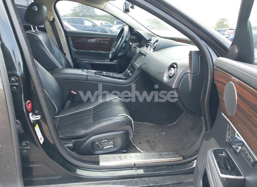 Photo 5 of 2011 Jaguar Xj XJL (VIN SAJWA2GB9BLV09565)