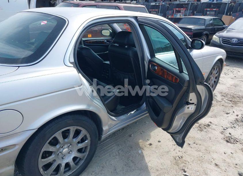 Photo 8 of 2004 Jaguar Xj XJ8 (VIN SAJWA71C24SG32778)