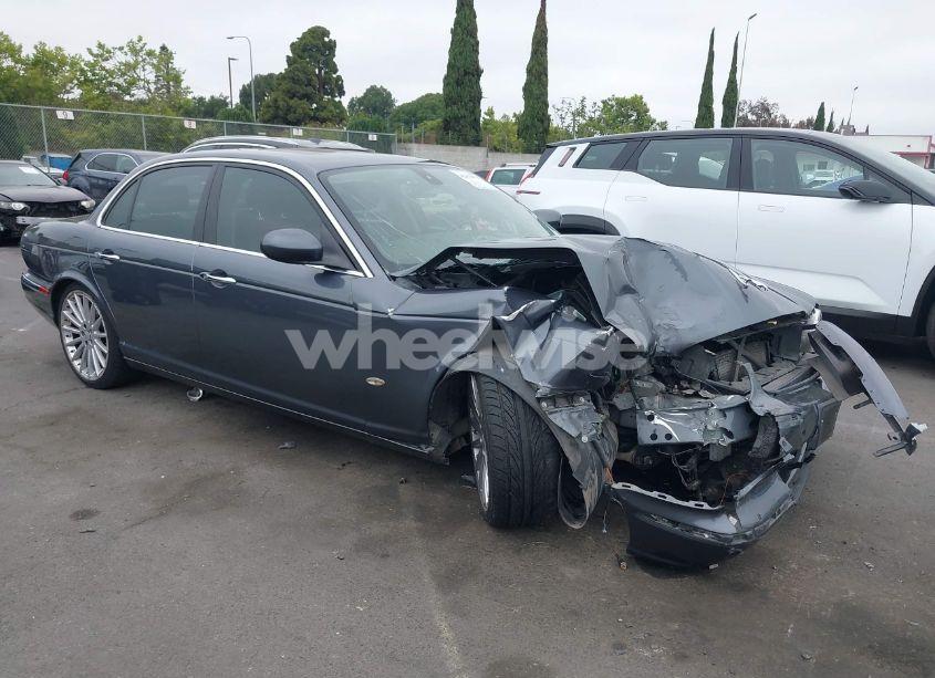 2007 Jaguar Xj XJR (VIN SAJWA73C47TH16001) main photo