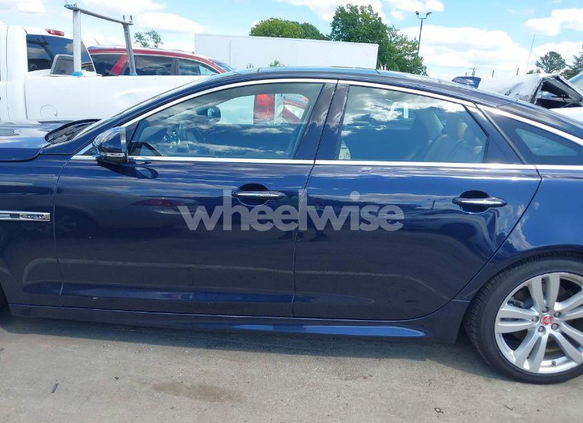 Photo 14 of 2019 Jaguar Xj R-SPORT (VIN SAJWJ1CD0K8W20865)