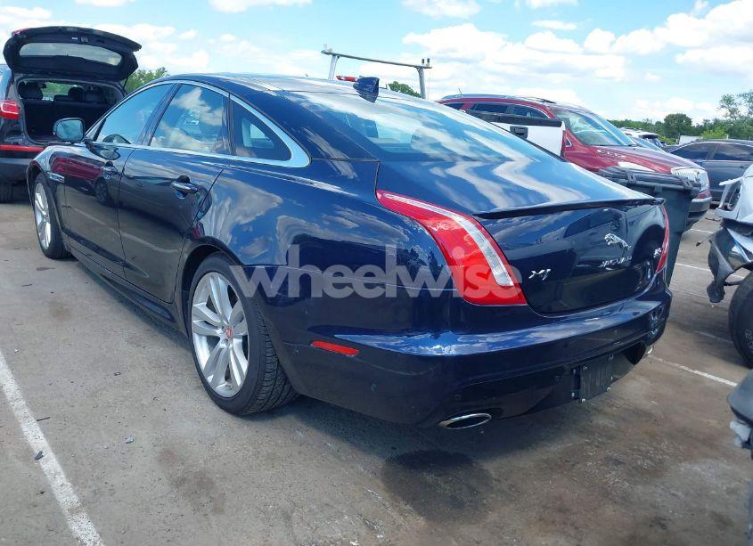 Photo 3 of 2019 Jaguar Xj R-SPORT (VIN SAJWJ1CD0K8W20865)