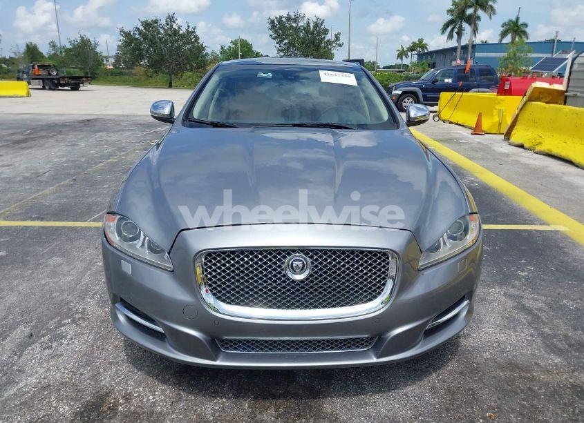 Photo 12 of 2013 Jaguar Xj (VIN SAJWJ1CD4D8V46305)
