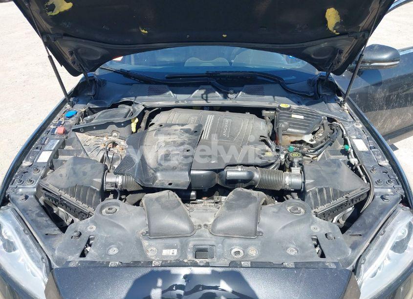 Photo 10 of 2015 Jaguar Xj (VIN SAJWJ1CD6F8V83990)