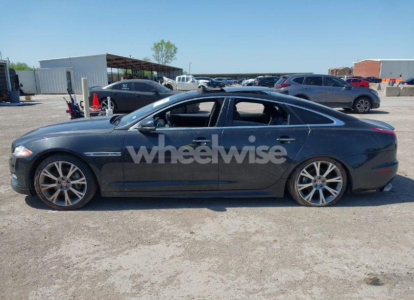 Photo 14 of 2015 Jaguar Xj (VIN SAJWJ1CD6F8V83990)