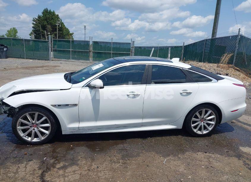 Photo 15 of 2016 Jaguar Xj R-SPORT (VIN SAJWJ1CD6G8V95512)