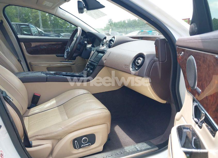 Photo 5 of 2016 Jaguar Xj R-SPORT (VIN SAJWJ1CD6G8V95512)