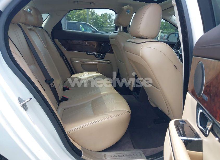 Photo 8 of 2016 Jaguar Xj R-SPORT (VIN SAJWJ1CD6G8V95512)