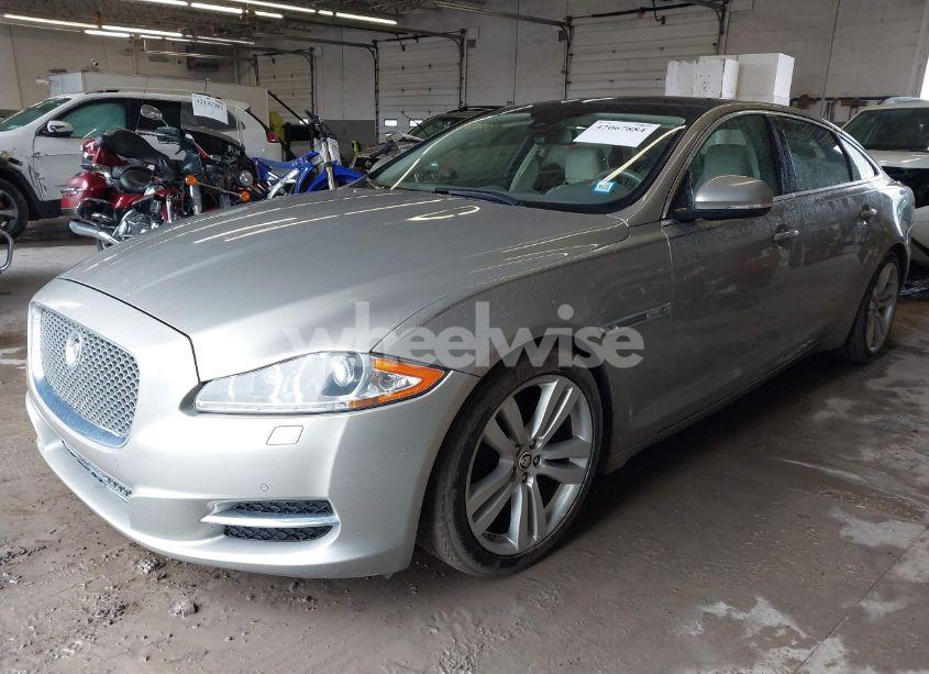 Photo 2 of 2013 Jaguar Xj XJL PORTFOLIO (VIN SAJWJ2GD0D8V50948)