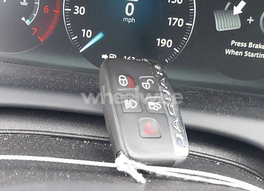 Photo 11 of 2016 Jaguar Xj XJL PORTFOLIO (VIN SAJWJ2GD0G8V97045)