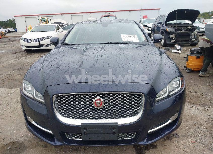 Photo 12 of 2017 Jaguar Xj (VIN SAJWJ2GD0H8W12466)