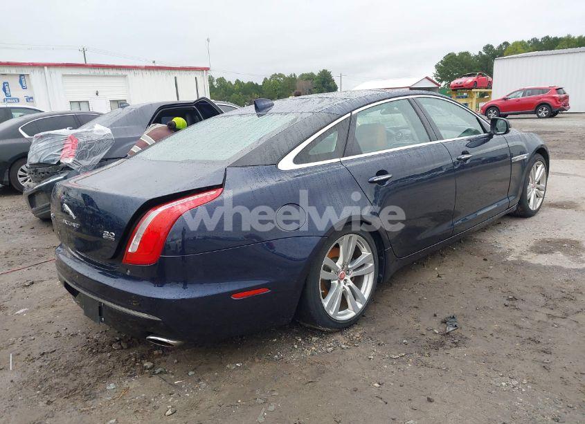Photo 4 of 2017 Jaguar Xj (VIN SAJWJ2GD0H8W12466)