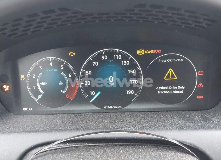 Photo 7 of 2017 Jaguar Xj (VIN SAJWJ2GD0H8W12466)