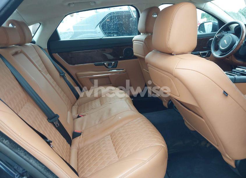 Photo 8 of 2017 Jaguar Xj (VIN SAJWJ2GD0H8W12466)