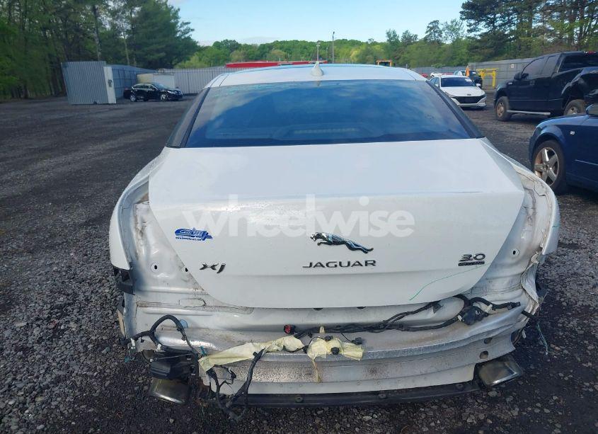 Photo 16 of 2017 Jaguar Xj (VIN SAJXJ1GD0H8W08934)