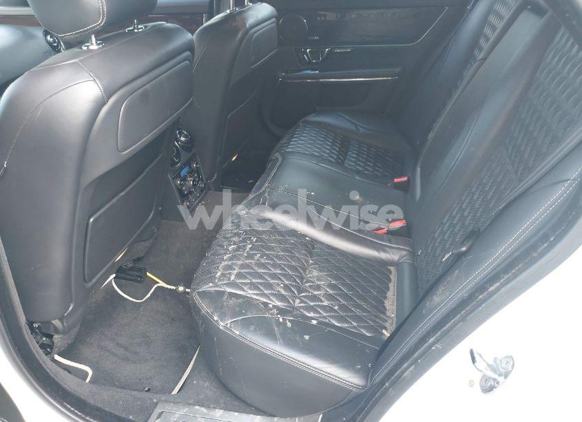 Photo 8 of 2017 Jaguar Xj (VIN SAJXJ1GD0H8W08934)