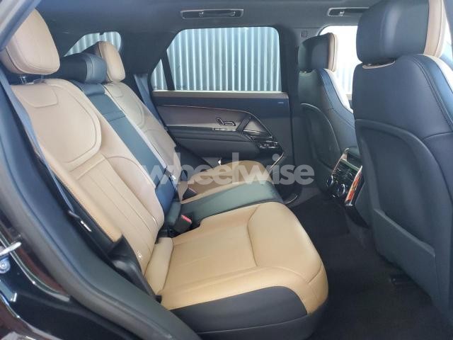 Photo 3 of 2024 LAND ROVER RANGE ROVER SPORT DYNAMIC SE N/A (VIN SAL1L9FU1RA402619)