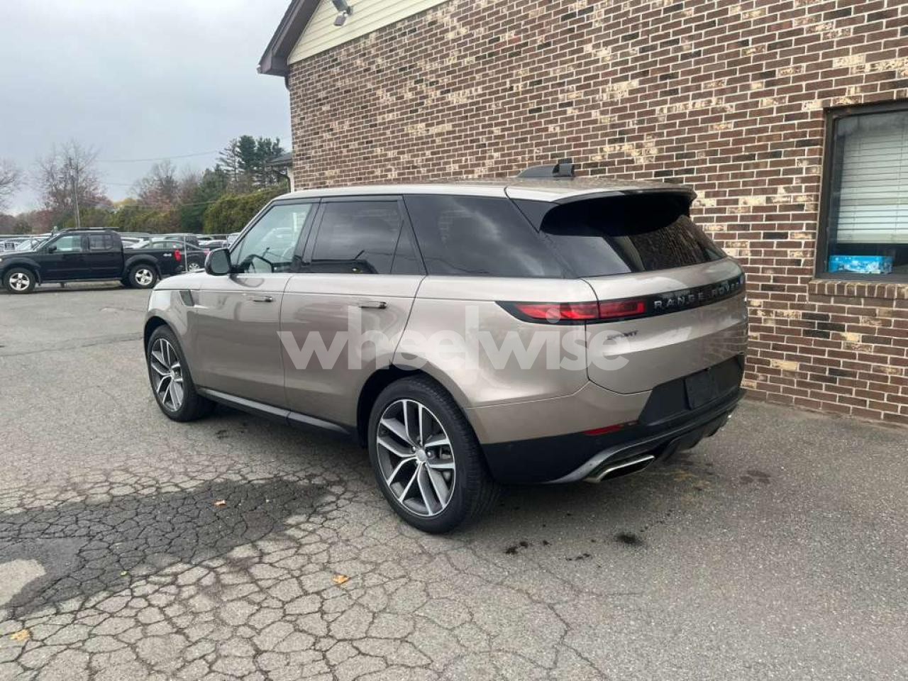 Photo 2 of 2023 LAND ROVER RANGE ROVER SPORT DYNAMIC SE (VIN SAL1P9EU8PA110100)