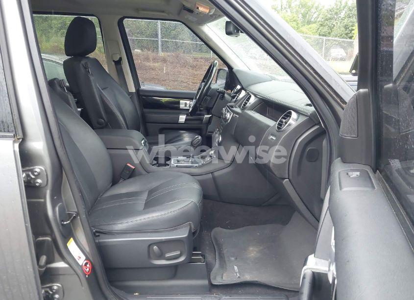 Photo 5 of 2010 Land Rover LR4 (VIN SALAF2D47AA513617)