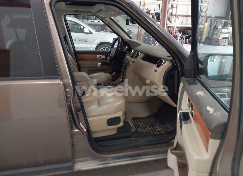 Photo 5 of 2010 Land Rover LR4 (VIN SALAG2D42AA536395)