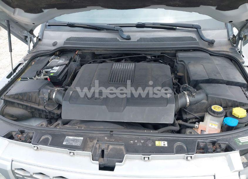 Photo 10 of 2011 Land Rover LR4 (VIN SALAG2D42BA565770)