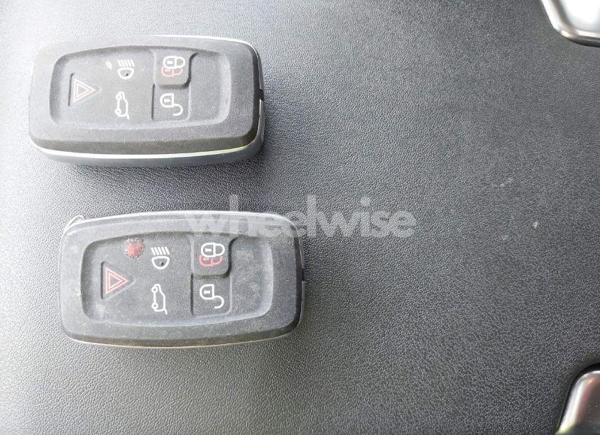 Photo 11 of 2011 Land Rover LR4 (VIN SALAG2D42BA565770)