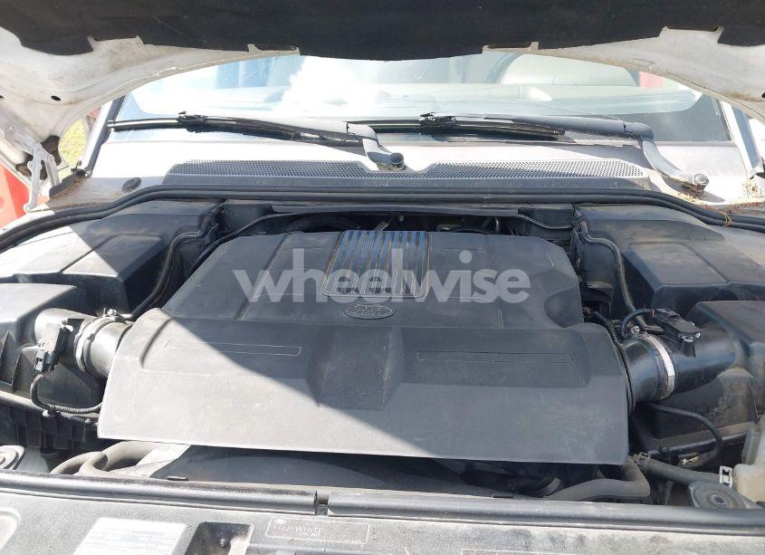 Photo 10 of 2013 Land Rover LR4 (VIN SALAG2D46DA688409)