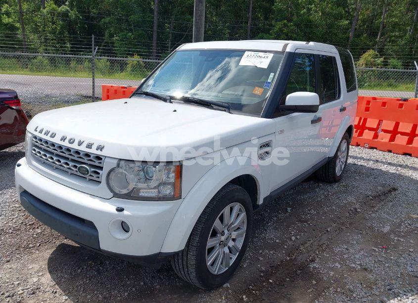 Photo 2 of 2013 Land Rover LR4 (VIN SALAG2D46DA688409)