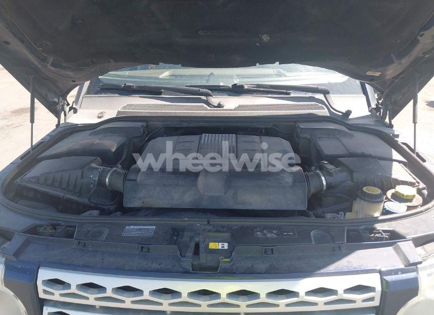 Photo 10 of 2013 Land Rover LR4 (VIN SALAG2D47DA698706)