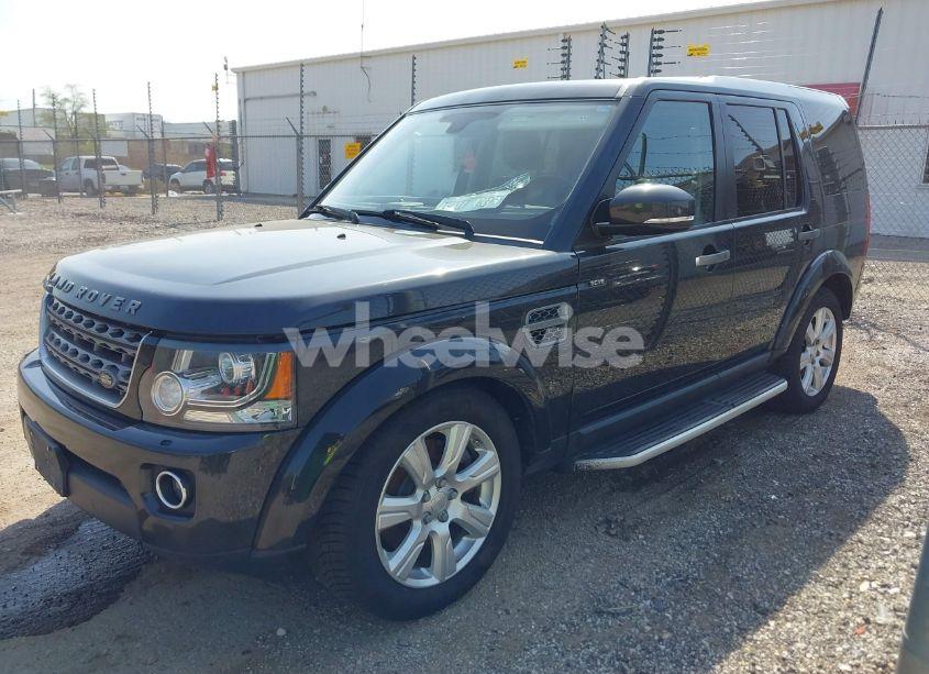 Photo 2 of 2015 Land Rover LR4 (VIN SALAG2V60FA759297)