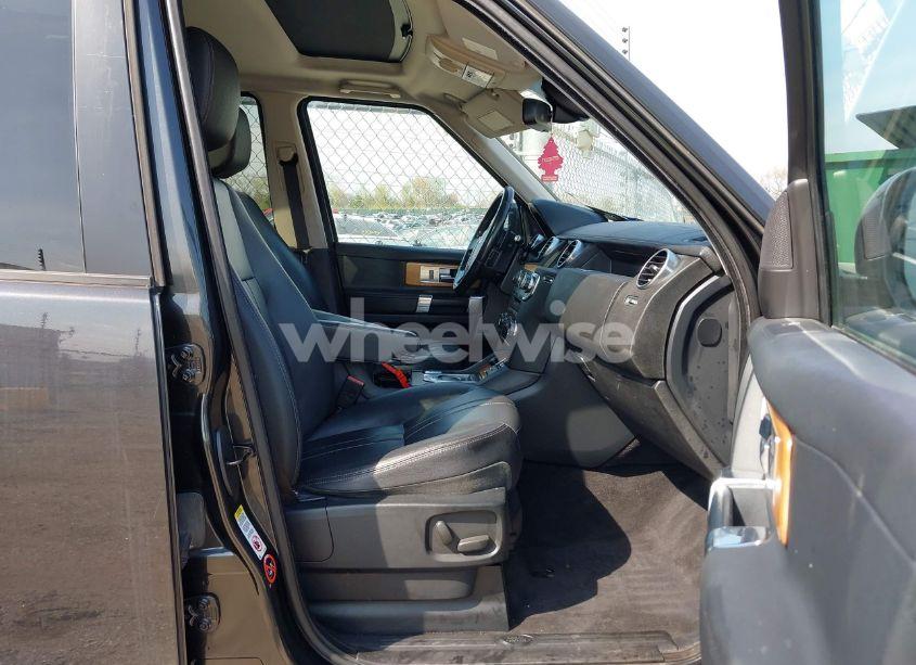 Photo 5 of 2015 Land Rover LR4 (VIN SALAG2V60FA759297)