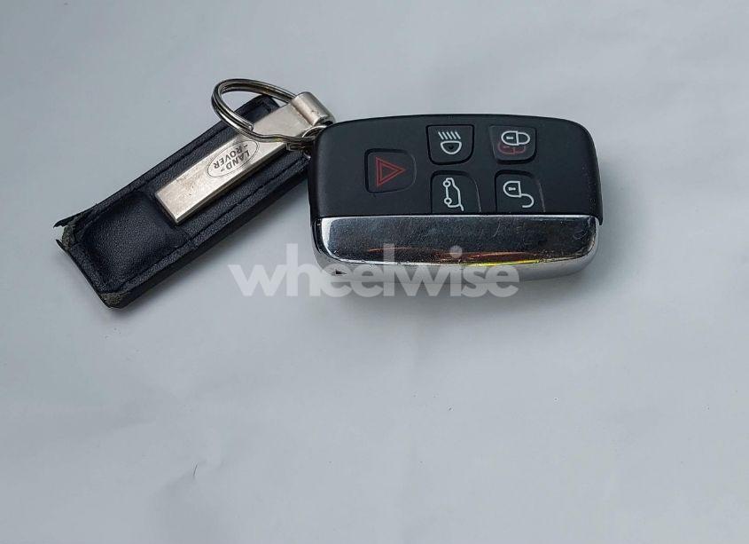 Photo 11 of 2016 Land Rover LR4 (VIN SALAG2V63GA790268)